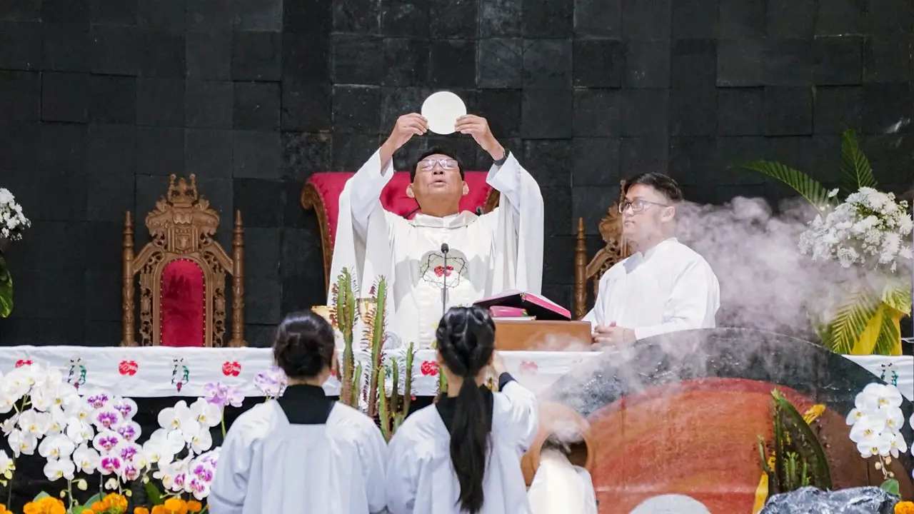 Minggu Paskah di Gereja St. Odilia: Sukacita Kebangkitan Kristus